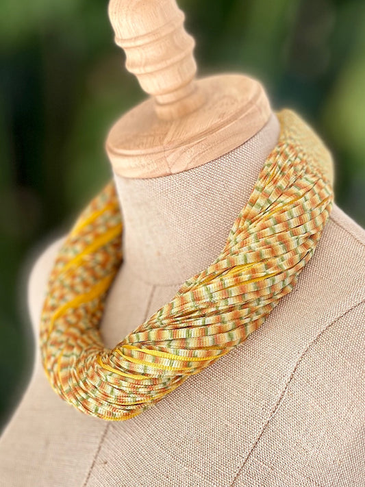 Collar de seda Girasol