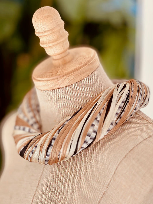Collar de seda Valentina
