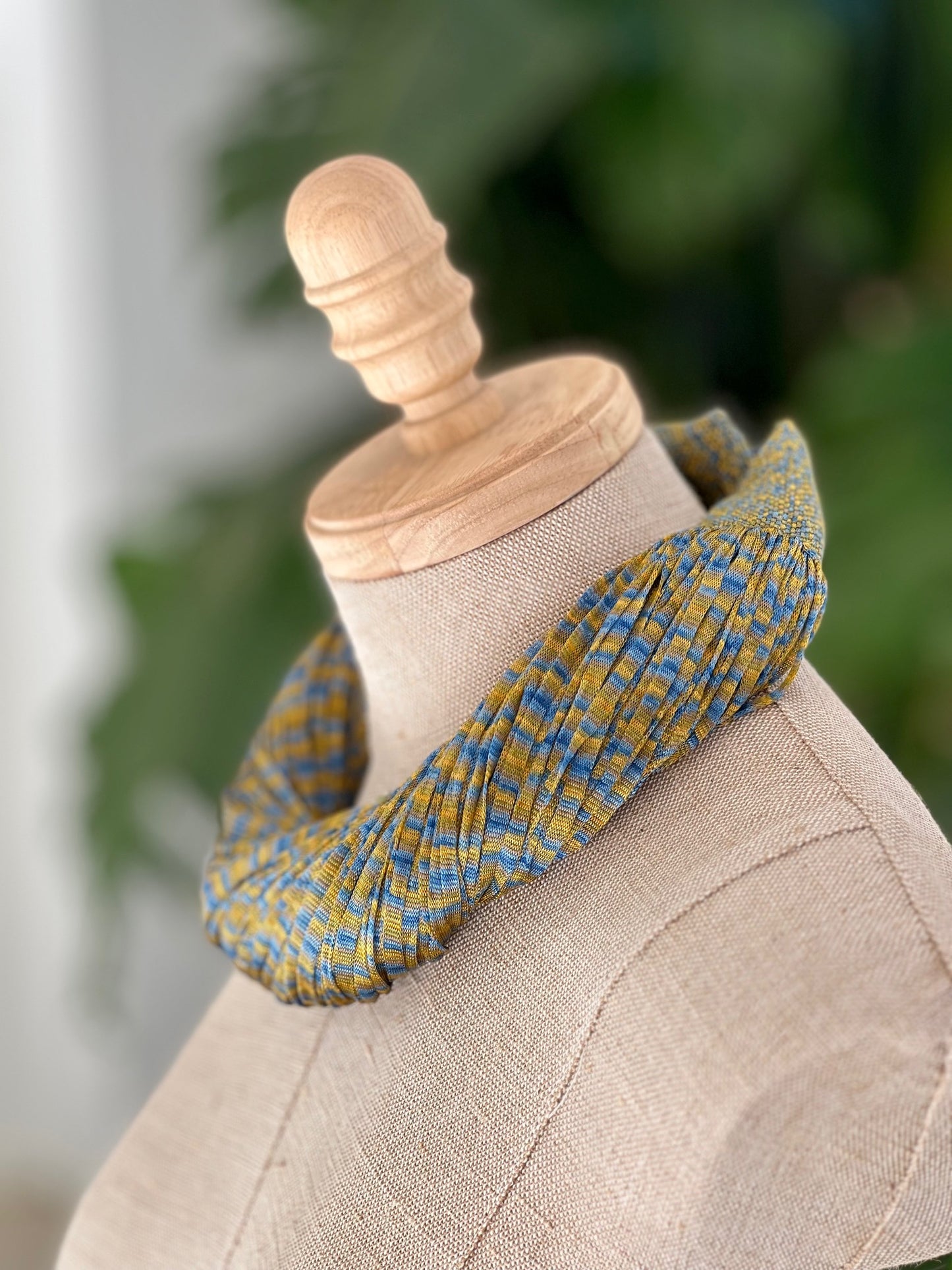 Collar de seda Valentina
